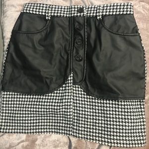 Adorable Black&White Skirt 🖤🤍